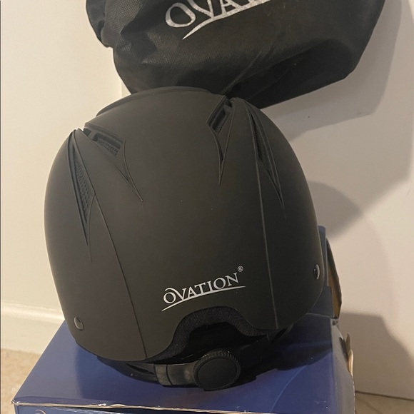 Ovation Black Deluxe Schooler Helmet - Picture 4 of 4